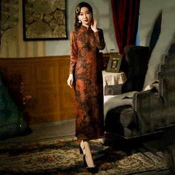 Пролетта китайското рокля Qipao, дамско дълго флисовое утолщенное червеникаво-кафяв на традиционното ретро женствена рокля на средна възраст Рокли